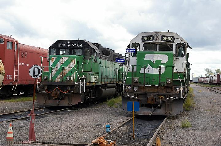 BNSF 2104 and 2960.jpg